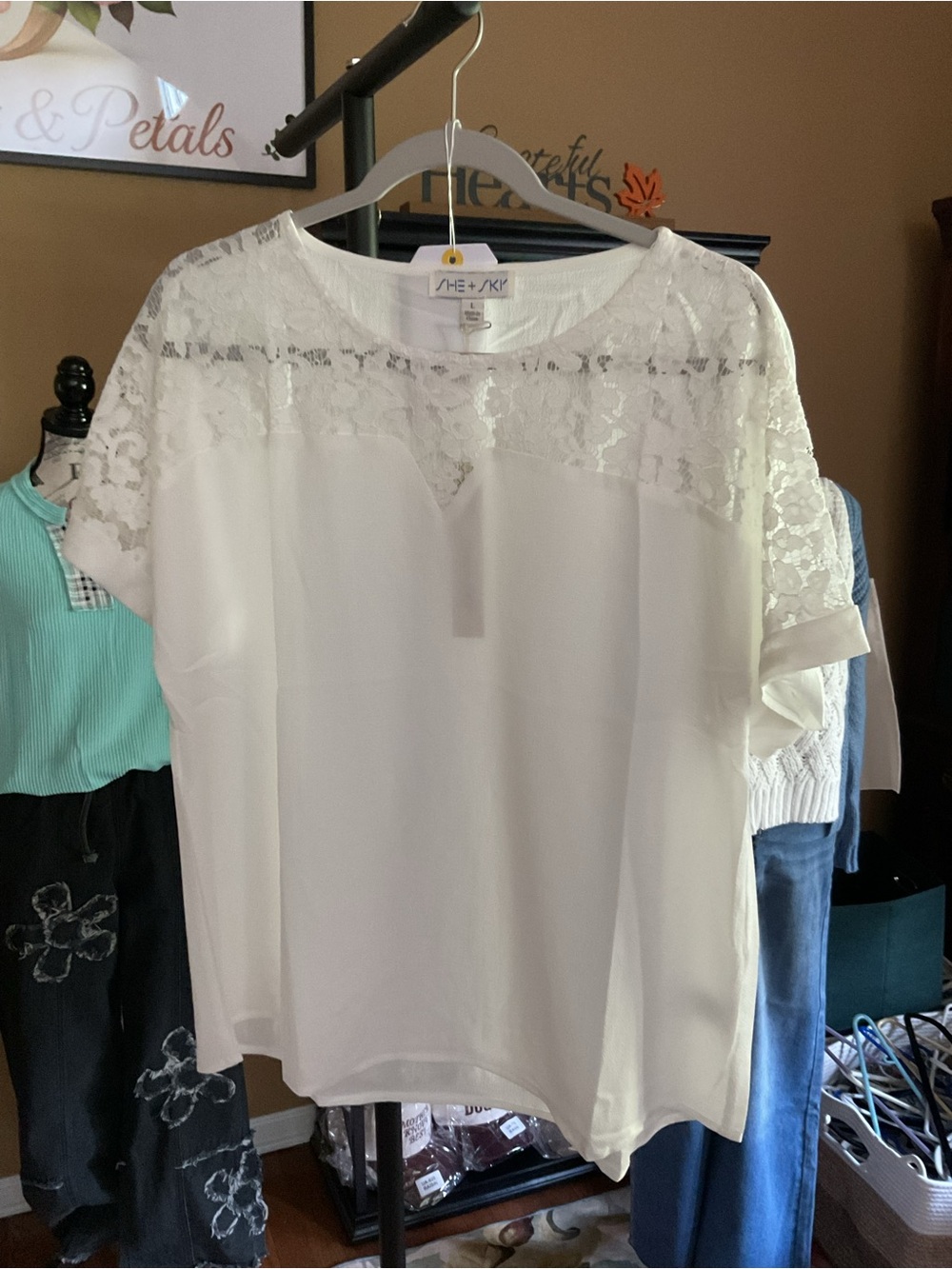 She + Sky White Lace Yoke Short Sleeve Blouse